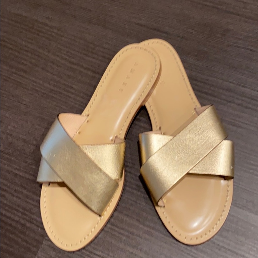 AMANU Made In Italy Gold Sandal